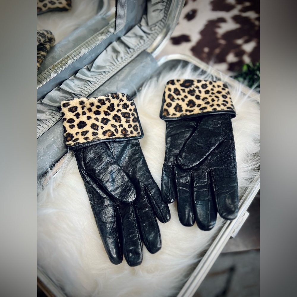 Vintage Women's Pia Rossini Black Leather & Animal Print Gloves - Fits like S/M